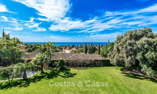 Notable villa española en venta con vistas al mar y una gran parcela en Sierra Blanca, Marbella 789627 