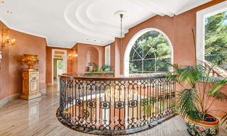 Notable villa española en venta con vistas al mar y una gran parcela en Sierra Blanca, Marbella 789628 