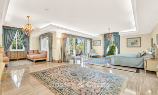 Notable villa española en venta con vistas al mar y una gran parcela en Sierra Blanca, Marbella 789630 