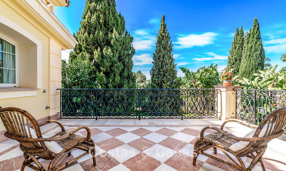 Notable villa española en venta con vistas al mar y una gran parcela en Sierra Blanca, Marbella 789631
