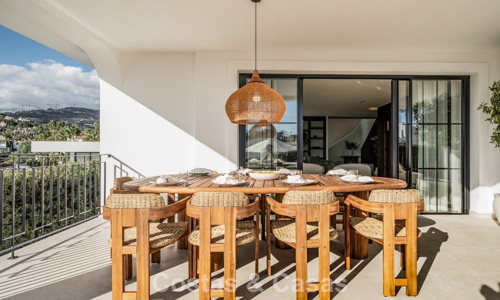 Villa moderno-mediterránea con vistas al mar en venta en una zona preferente de Nueva Andalucía, Marbella 789637