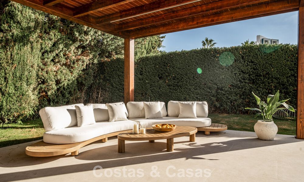 Villa moderno-mediterránea con vistas al mar en venta en una zona preferente de Nueva Andalucía, Marbella 789638