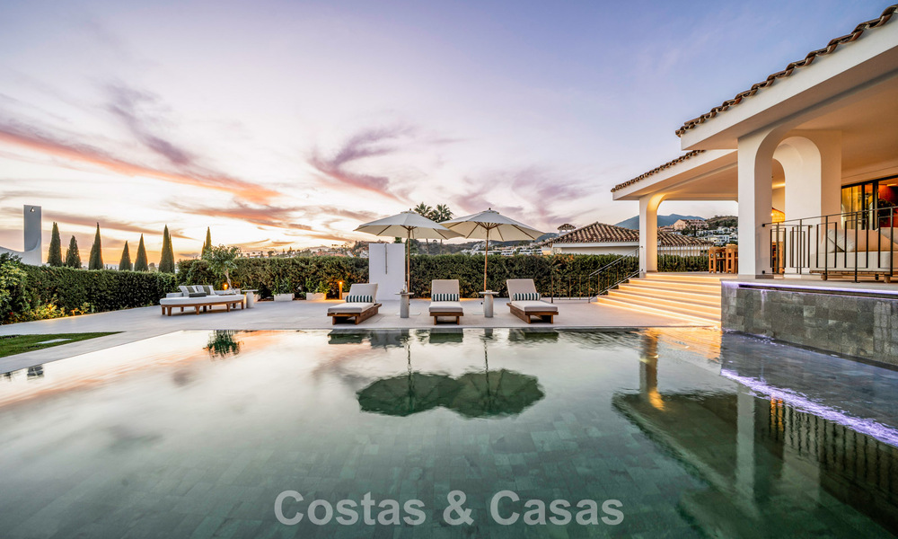 Villa moderno-mediterránea con vistas al mar en venta en una zona preferente de Nueva Andalucía, Marbella 789641