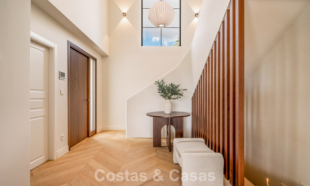 Villa moderno-mediterránea con vistas al mar en venta en una zona preferente de Nueva Andalucía, Marbella 789642