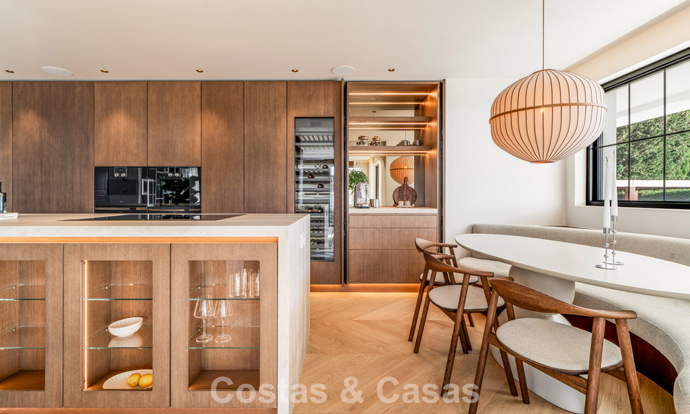 Villa moderno-mediterránea con vistas al mar en venta en una zona preferente de Nueva Andalucía, Marbella 789643