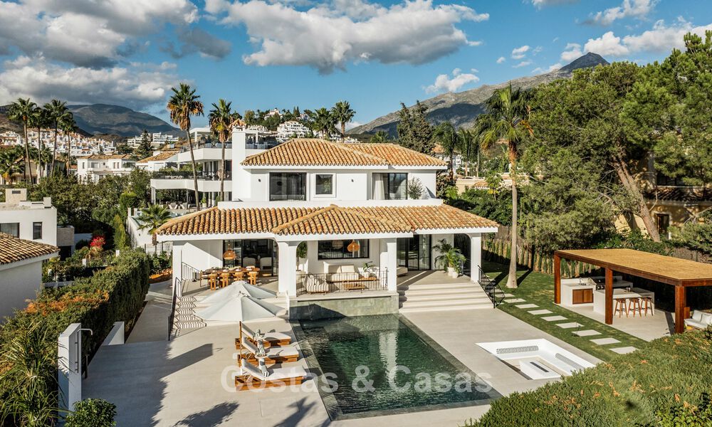 Villa moderno-mediterránea con vistas al mar en venta en una zona preferente de Nueva Andalucía, Marbella 789649