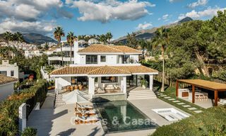 Villa moderno-mediterránea con vistas al mar en venta en una zona preferente de Nueva Andalucía, Marbella 789649 