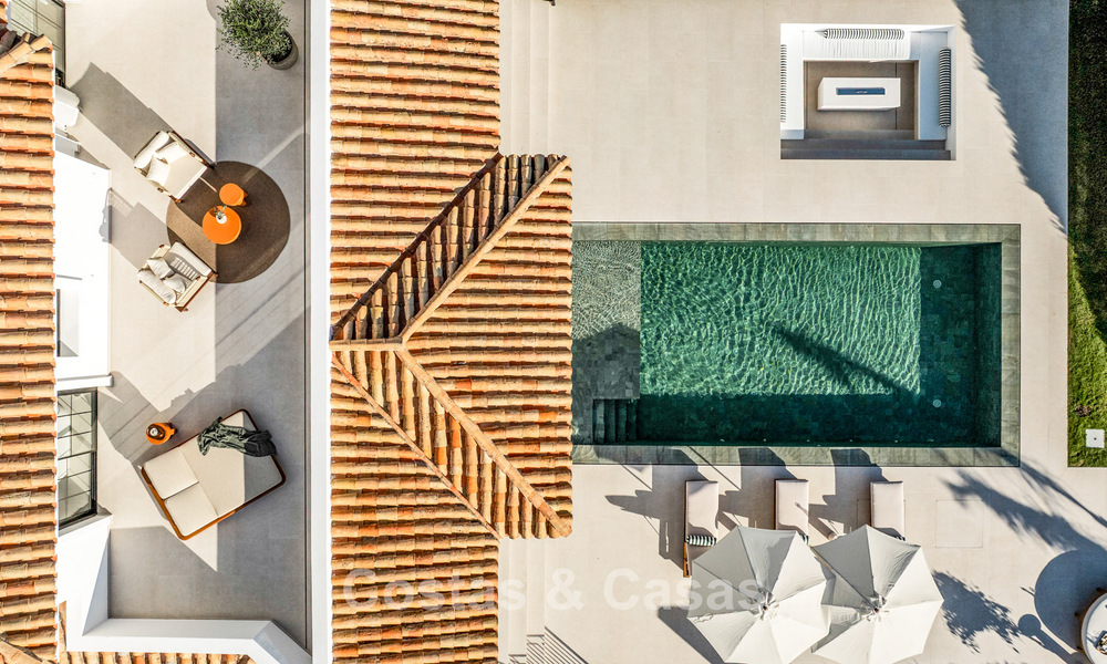 Villa moderno-mediterránea con vistas al mar en venta en una zona preferente de Nueva Andalucía, Marbella 789650