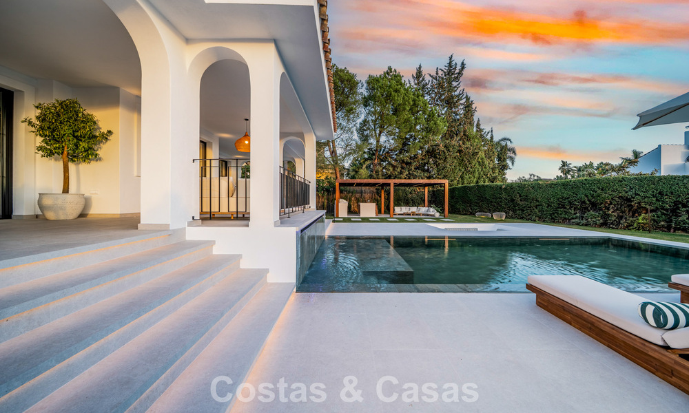 Villa moderno-mediterránea con vistas al mar en venta en una zona preferente de Nueva Andalucía, Marbella 789653