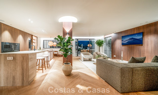 Villa moderno-mediterránea con vistas al mar en venta en una zona preferente de Nueva Andalucía, Marbella 789657 