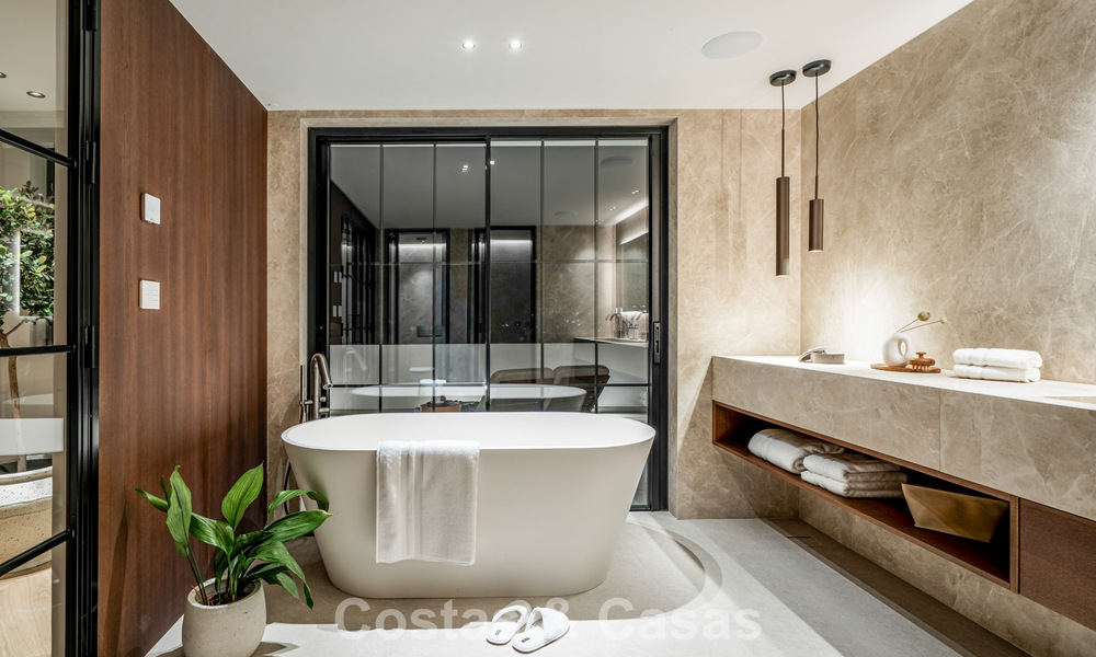 Villa moderno-mediterránea con vistas al mar en venta en una zona preferente de Nueva Andalucía, Marbella 789661