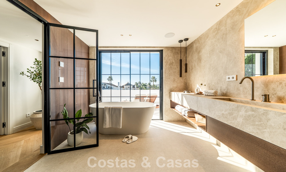 Villa moderno-mediterránea con vistas al mar en venta en una zona preferente de Nueva Andalucía, Marbella 789662