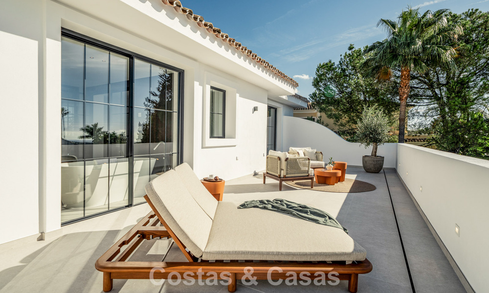 Villa moderno-mediterránea con vistas al mar en venta en una zona preferente de Nueva Andalucía, Marbella 789666