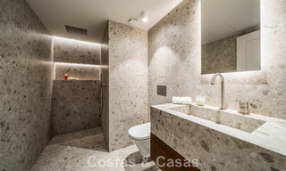 Villa moderno-mediterránea con vistas al mar en venta en una zona preferente de Nueva Andalucía, Marbella 789671 