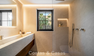 Villa moderno-mediterránea con vistas al mar en venta en una zona preferente de Nueva Andalucía, Marbella 789673 