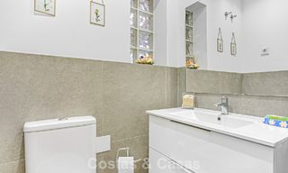 Amplia casa adosada en venta en una encantadora urbanización cerrada en la Milla de Oro de Marbella 789943 