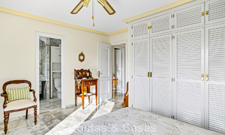 Amplia casa adosada en venta en una encantadora urbanización cerrada en la Milla de Oro de Marbella 789971 