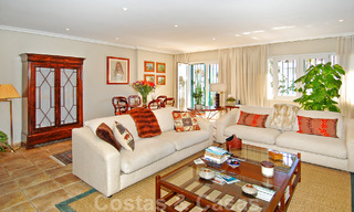 Encantadoras casas adosadas en venta en una urbanización privada en la Milla de Oro de Marbella 808412 