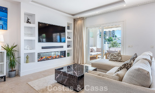 Amplia casa adosada, renovada de forma moderna, en venta en el corazón del valle del golf de Nueva Andalucía, Marbella 789981 