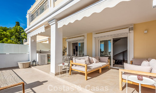 Amplia casa adosada, renovada de forma moderna, en venta en el corazón del valle del golf de Nueva Andalucía, Marbella 789987 