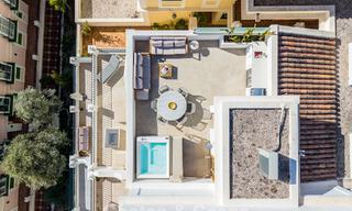 Amplia casa adosada, renovada de forma moderna, en venta en el corazón del valle del golf de Nueva Andalucía, Marbella 790009 