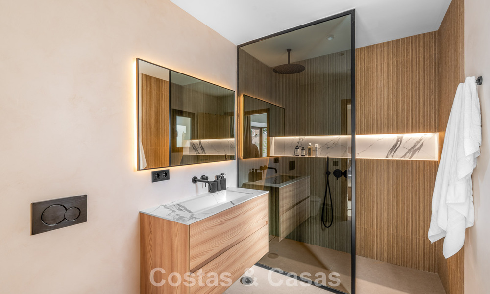Viviendas de lujo en venta a un paso de todos los servicios en el Valle del Golf de Nueva Andalucía, Marbella 808497