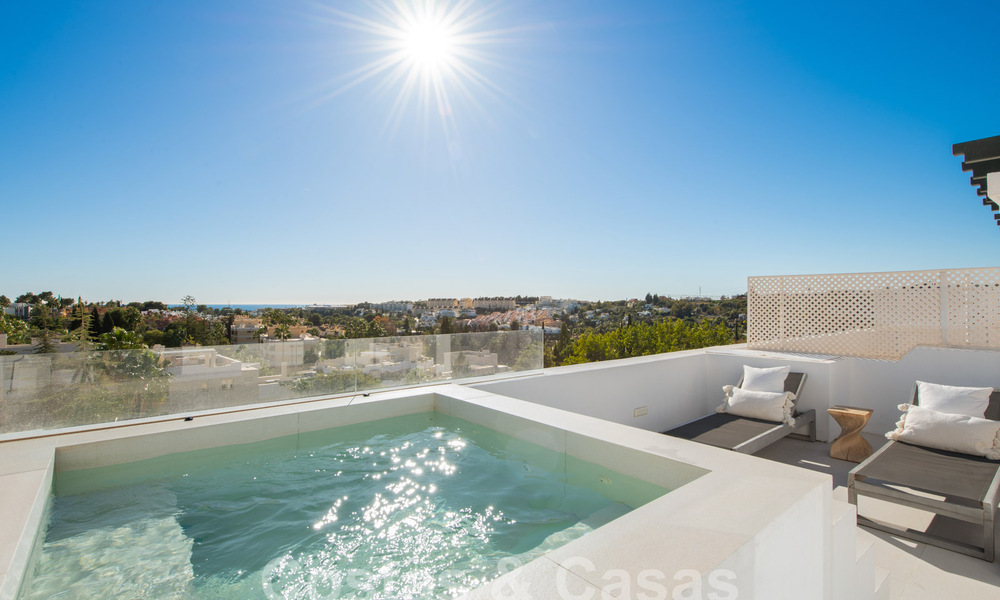 Viviendas de lujo en venta a un paso de todos los servicios en el Valle del Golf de Nueva Andalucía, Marbella 808502