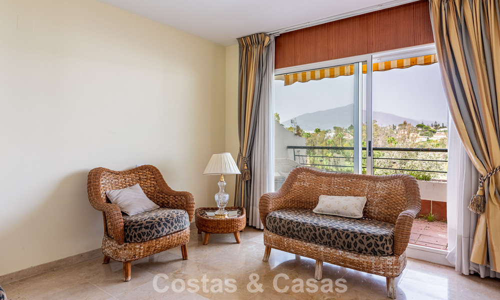 Amplio ático dúplex en primera línea de golf en venta cerca de todos los servicios en Guadalmina Alta y San Pedro, Marbella 790013