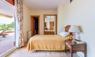 Amplio ático dúplex en primera línea de golf en venta cerca de todos los servicios en Guadalmina Alta y San Pedro, Marbella 790024 