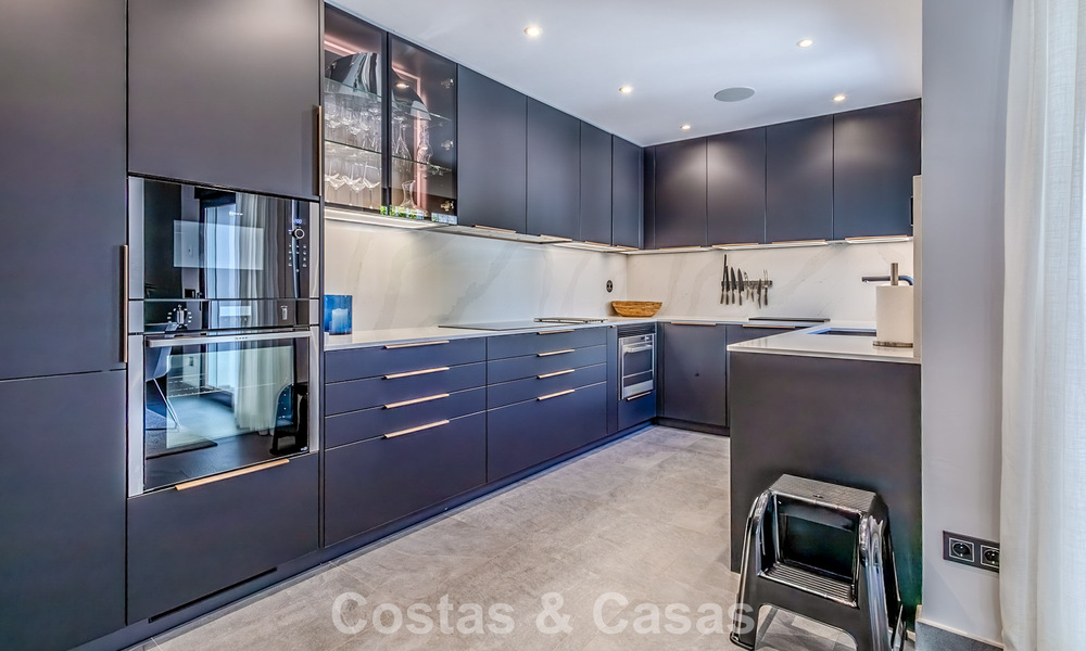 Amplia casa adosada en venta en la popular comunidad de Aloha Golf en Nueva Andalucía, Marbella 790168