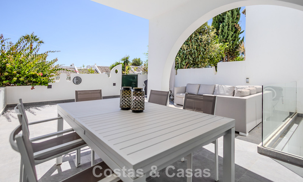 Amplia casa adosada en venta en la popular comunidad de Aloha Golf en Nueva Andalucía, Marbella 790170