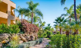 Ático modernizado y listo para entrar a vivir en venta en un complejo de lujo en la Milla de Oro de Marbella 790096 