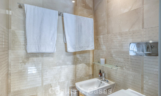 Ático modernizado y listo para entrar a vivir en venta en un complejo de lujo en la Milla de Oro de Marbella 790113 