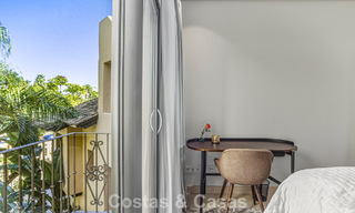 Ático modernizado y listo para entrar a vivir en venta en un complejo de lujo en la Milla de Oro de Marbella 790121 