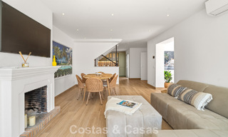 Encantadora adosada con interior contemporáneo en venta, a poca distancia de la playa y del centro de San Pedro, Marbella 790082 