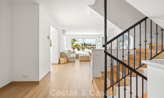 Encantadora adosada con interior contemporáneo en venta, a poca distancia de la playa y del centro de San Pedro, Marbella 790084 