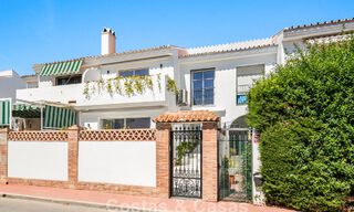 Encantadora adosada con interior contemporáneo en venta, a poca distancia de la playa y del centro de San Pedro, Marbella 790086 