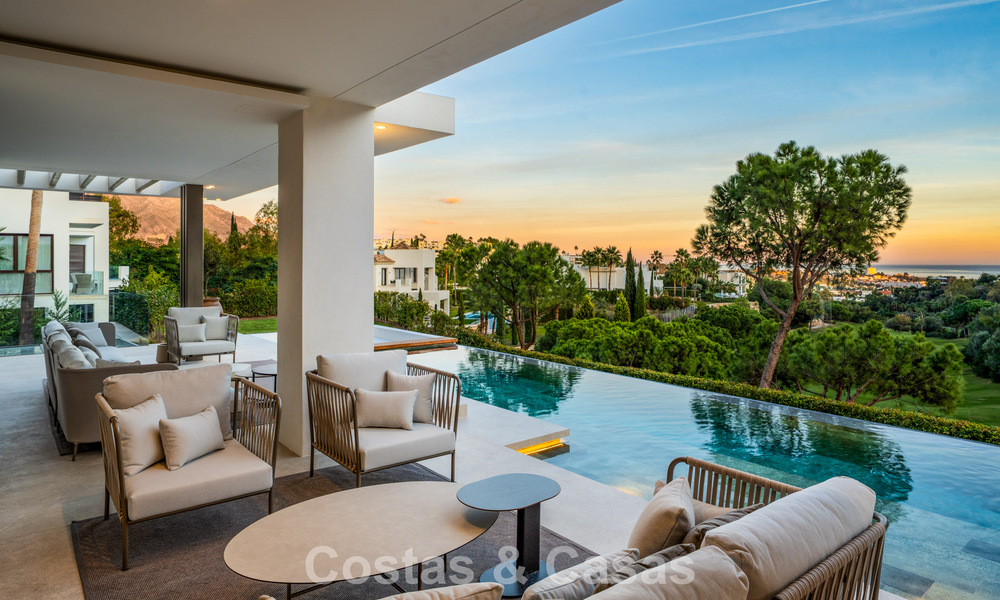 Impresionante villa de lujo con vistas al golf y al mar en venta en La Quinta, Benahavís - Marbella 790179