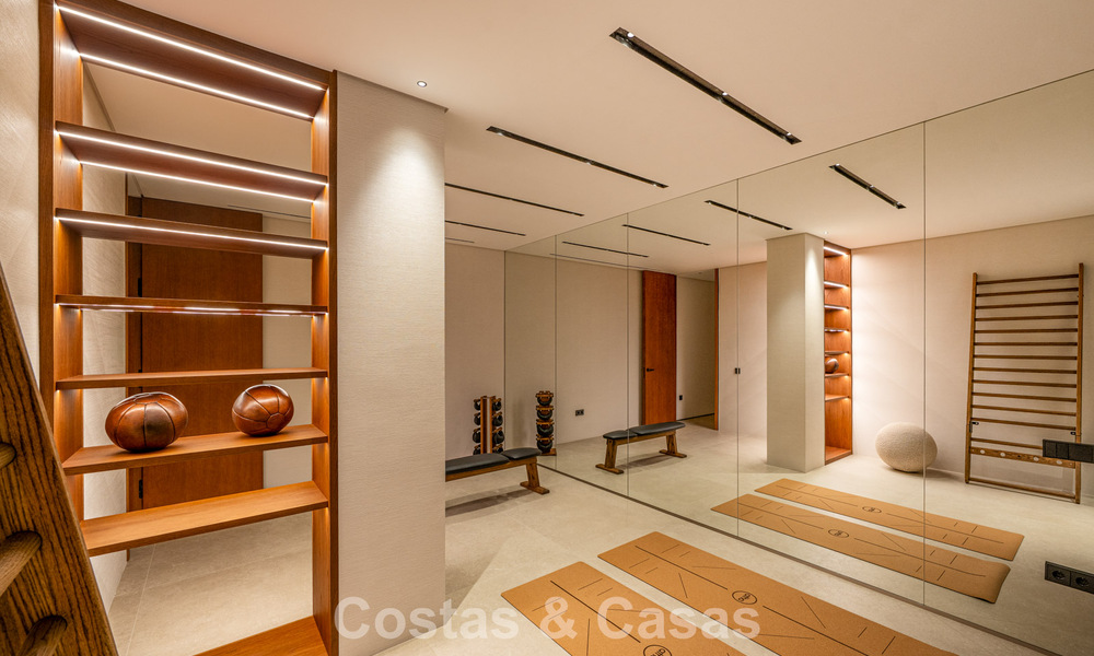 Impresionante villa de lujo con vistas al golf y al mar en venta en La Quinta, Benahavís - Marbella 790184