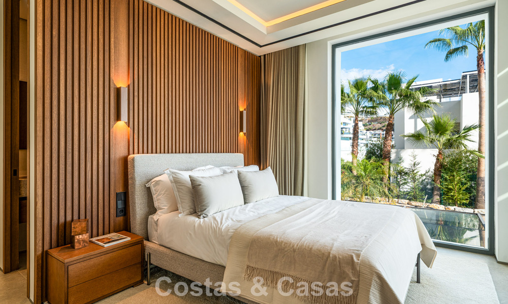 Impresionante villa de lujo con vistas al golf y al mar en venta en La Quinta, Benahavís - Marbella 790206