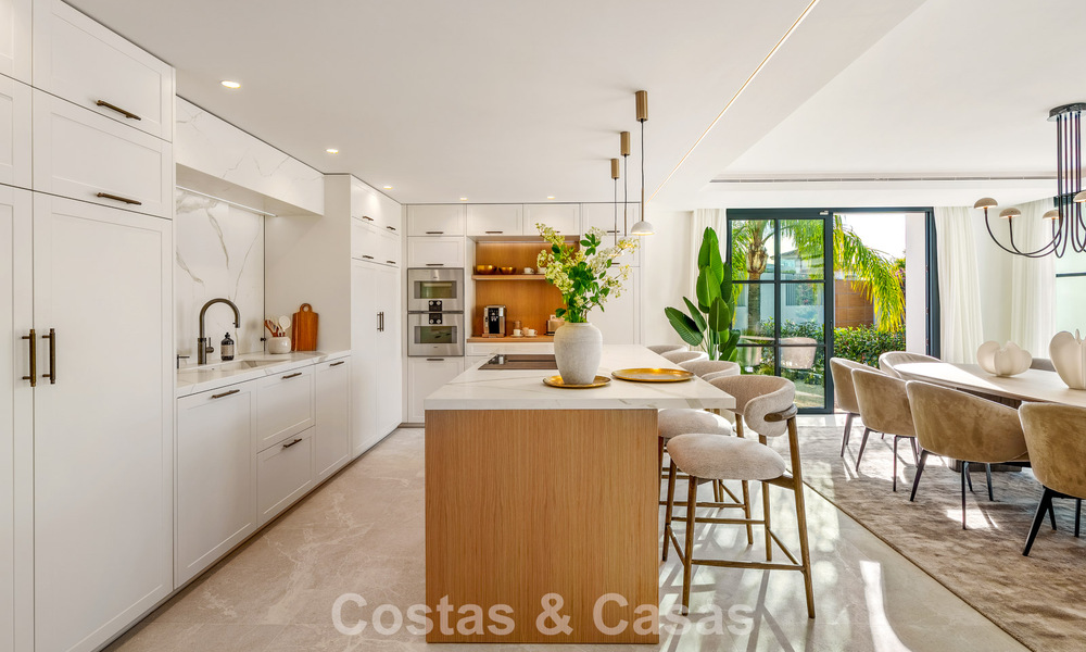 Villa de lujo renovada de primera clase en venta, situada en una comunidad preferida en La Quinta, Marbella - Benahavís 790221