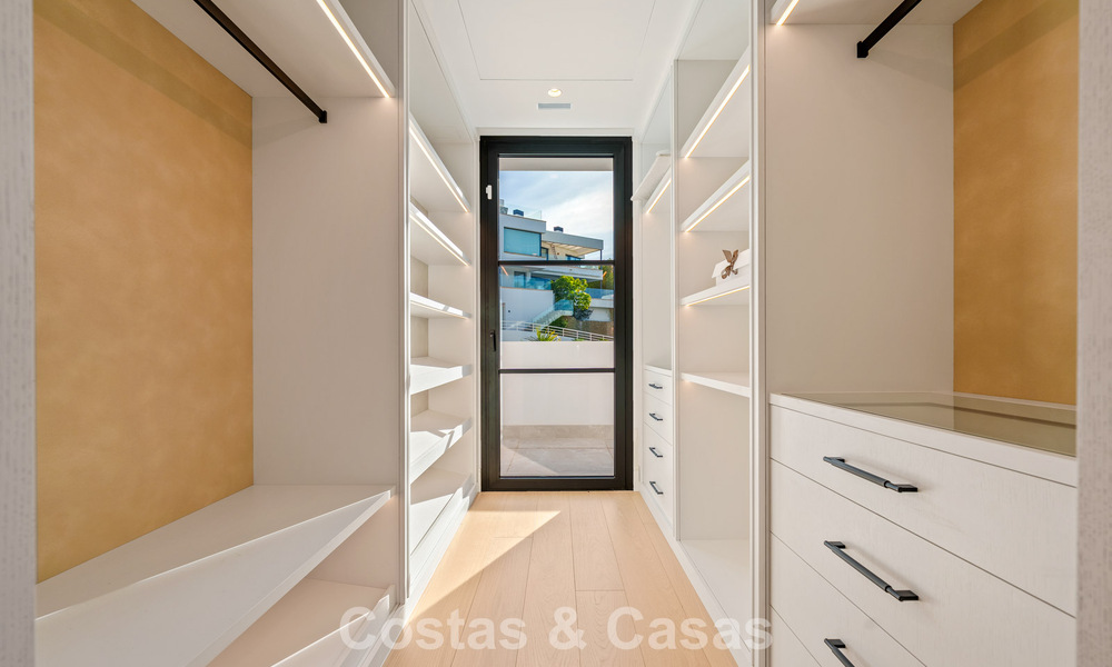 Villa de lujo renovada de primera clase en venta, situada en una comunidad preferida en La Quinta, Marbella - Benahavís 790226