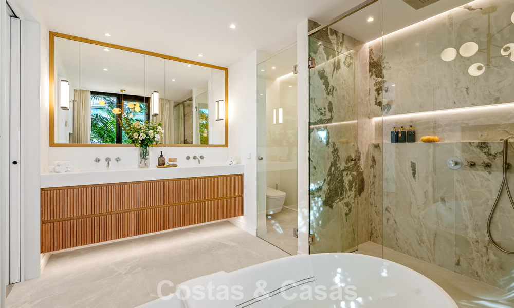 Villa de lujo renovada de primera clase en venta, situada en una comunidad preferida en La Quinta, Marbella - Benahavís 790229