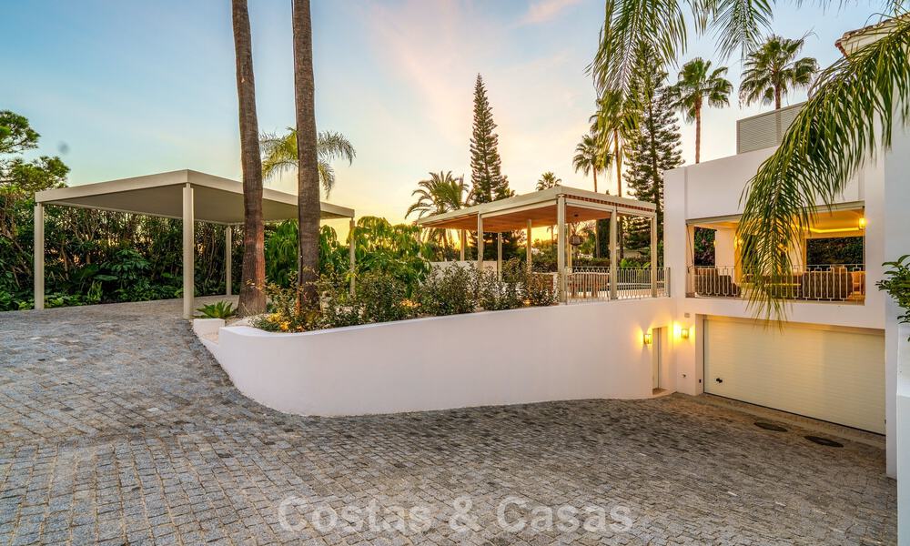 Villa de lujo renovada de primera clase en venta, situada en una comunidad preferida en La Quinta, Marbella - Benahavís 790272
