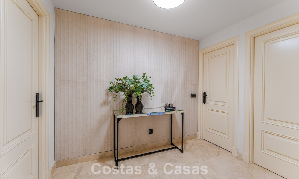 Apartamento modernamente renovado en venta en un magnífico complejo de Sierra Blanca en la Milla de Oro de Marbella 790280