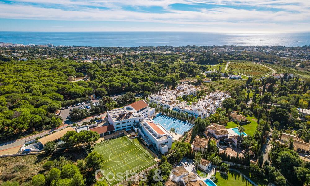 Apartamento modernamente renovado en venta en un magnífico complejo de Sierra Blanca en la Milla de Oro de Marbella 790296