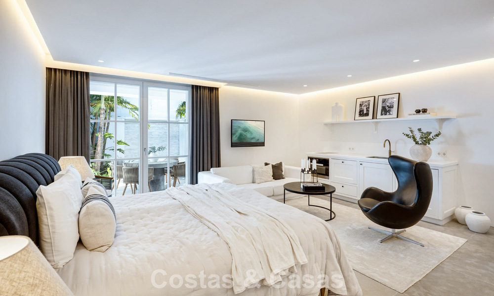 Villa de lujo mediterránea de arquitectura clásica en venta con vistas al mar en el Marbella Club Resort en Benahavís 790343