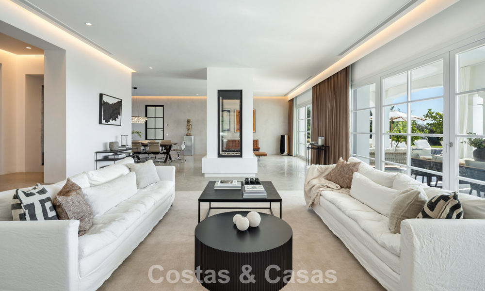 Villa de lujo mediterránea de arquitectura clásica en venta con vistas al mar en el Marbella Club Resort en Benahavís 790362