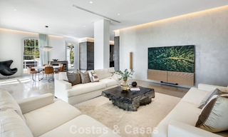 Villa de lujo mediterránea de arquitectura clásica en venta con vistas al mar en el Marbella Club Resort en Benahavís 790363 