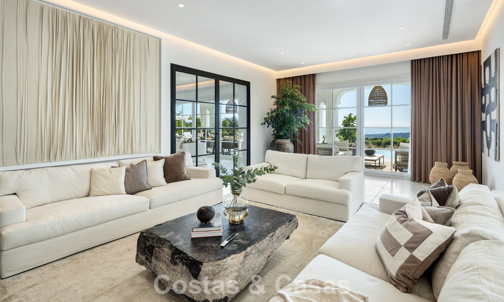 Villa de lujo mediterránea de arquitectura clásica en venta con vistas al mar en el Marbella Club Resort en Benahavís 790365